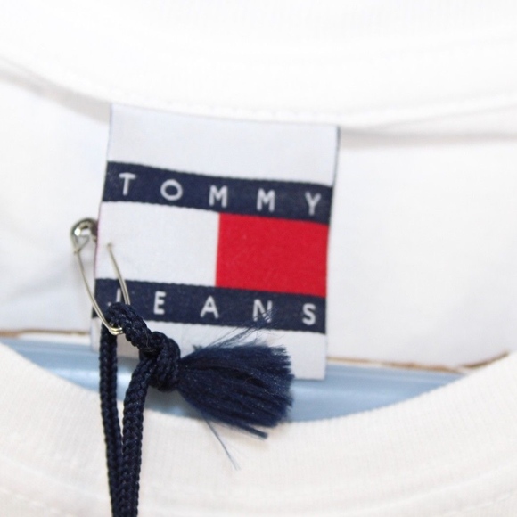 New Tommy Hilfiger Spell Out Flag Logo Shirt White - Picture 3 of 6